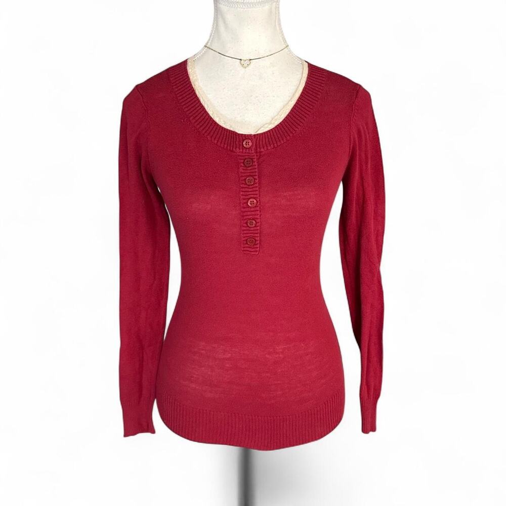 Fall Staple Henley Sweater top 100% cotton Levi's red sweater lace trim in a M